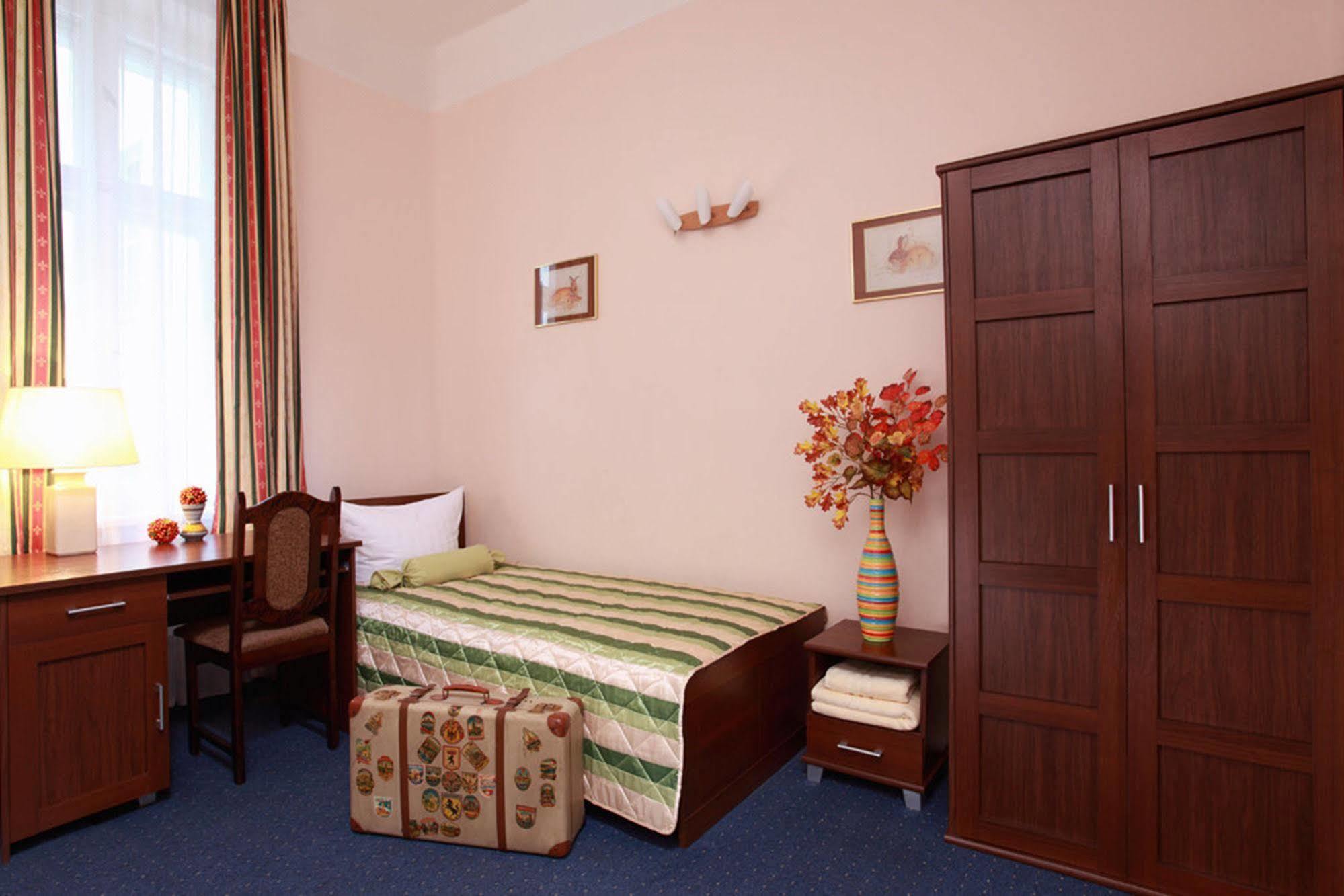 Hotel Central Inn Am Hauptbahnhof Pension Berlin Ngoại thất bức ảnh