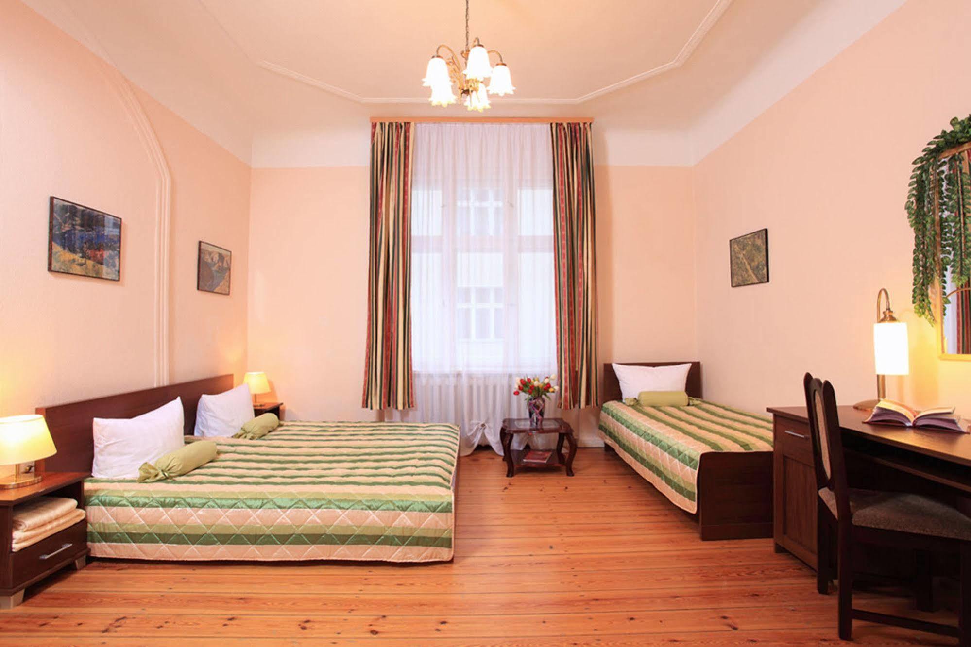 Hotel Central Inn Am Hauptbahnhof Pension Berlin Ngoại thất bức ảnh